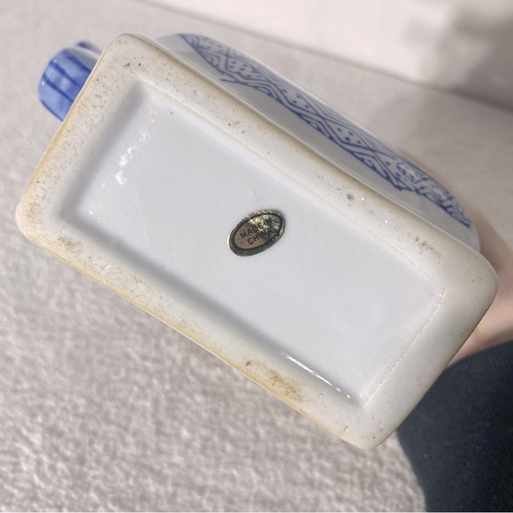 Vintage White Blue Flower Chinese Ceramic Teapot - Picture 5 of 14